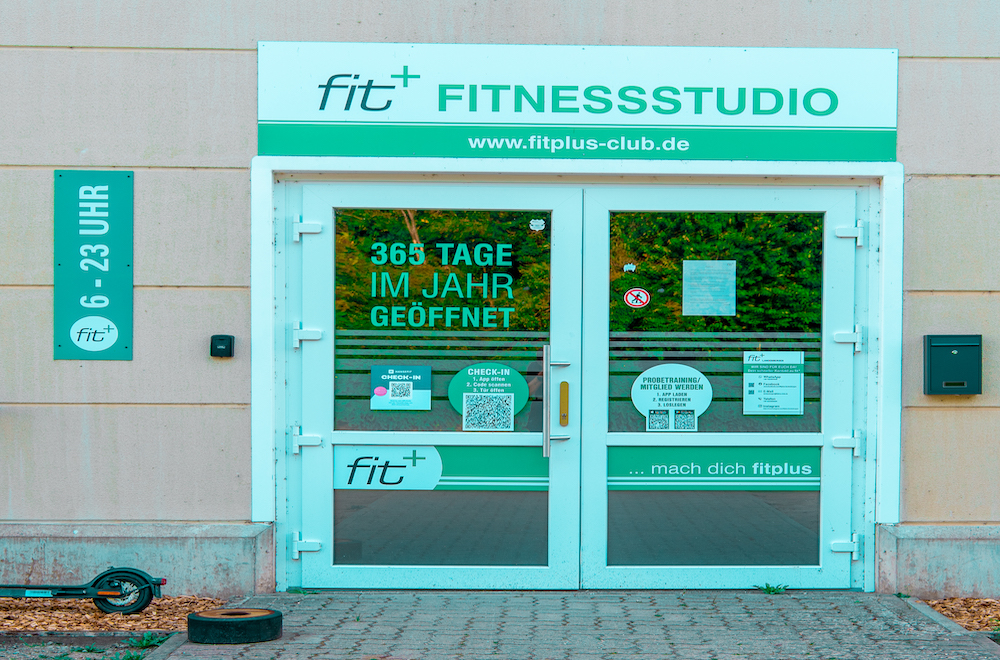 fitplus Fitnessstudio Landesbergen Eingang